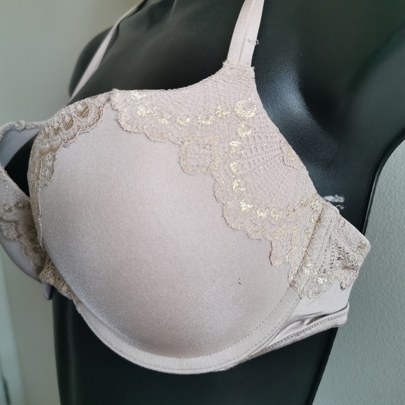 La Senza DD34. Any 2 bras for $30 - Picture 2 of 4